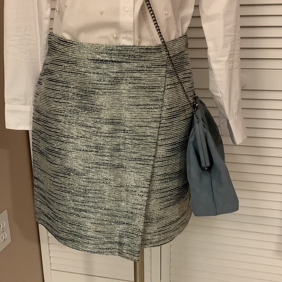 CHARTER Club size M, white button down shirt, cotton and polyester mix. - Picture 5 of 17